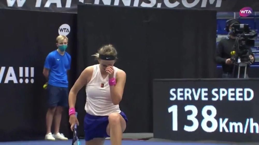 绝技|现实中网球比赛能打出《网球王子》“走钢丝”绝技,这女选手要逆天啊!