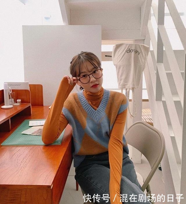 马甲 打底衫过时了！秋冬流行这4件内搭！打底衫过时了！秋冬流行这4件内搭！