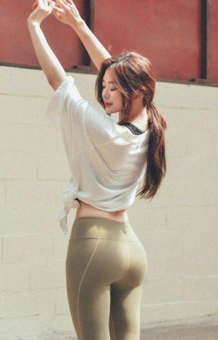 打底裤 时尚打底裤丰富了你的造型,释放青春魅力,瞬间提升你的格调