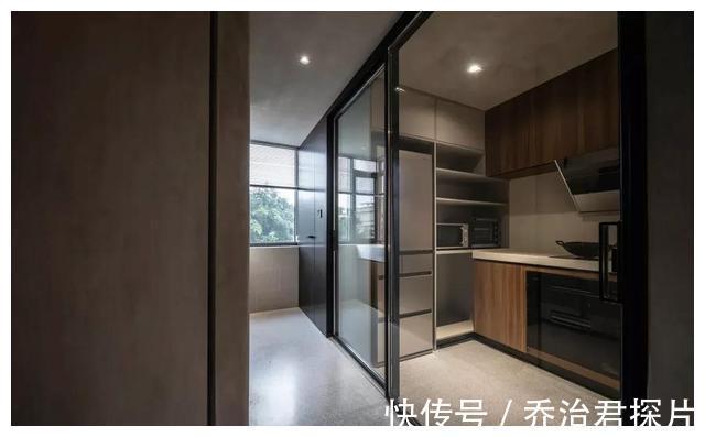 水泥|为解压，70后大叔“极简”装新房，全屋毛坯水泥风，舒适有格调！