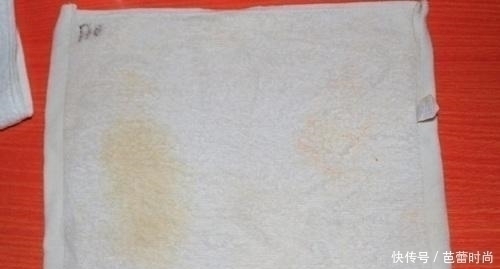 毛巾用久了发黄,20年的老保姆教的法子,随便一搓就洁净如新