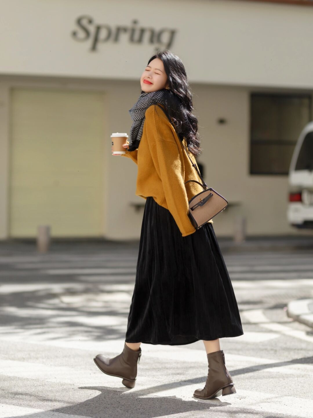 自然色|天冷了,为什么建议“毛衣搭配半身裙”,时髦精们的示范给你答案