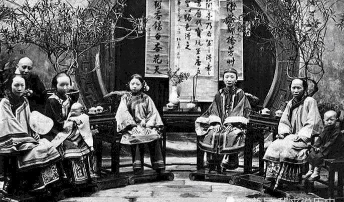 穷人|清朝最真实的生活场景,富人妻妾成群,穷人衣不蔽体