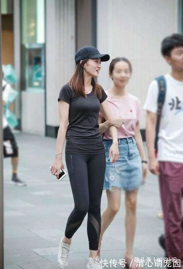 穿搭 打底裤展示完美女人的味道,充满了无限的魅力,简洁大方