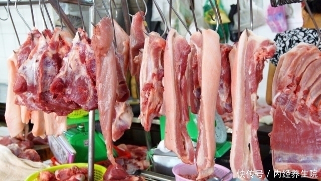 肉贩子为何不停用抹布擦猪肉，内行人说出“猫腻”，看完涨知识了