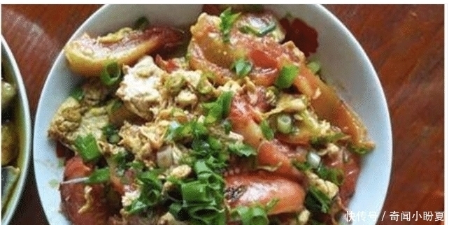 米饭|回老家,看到婆婆花心思准备的午饭,我一言不发,吃米吃到打嗝