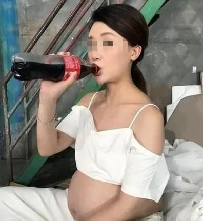 孕期|孕期成箱喝“可乐”，现在孩子快10岁了，从来没有站起来过