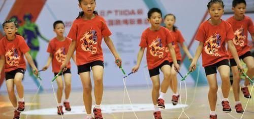 膝盖|跳绳减肥效果虽好,但跳绳前请谨记“4句话”,瘦身效果更明显