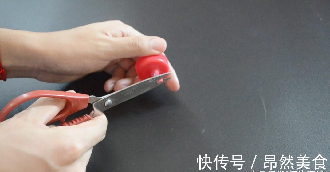 瓶盖上面戳一个洞, 没想到作用这么大, 看完你会感谢我的