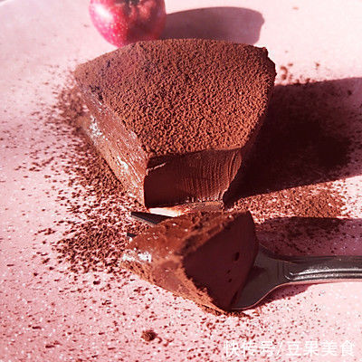 不需要烤箱的冰山熔岩巧克力