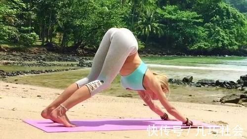 水蛇腰|别让腰围暴露你的年龄!6式瑜伽赶走腰部赘肉,变身水蛇腰