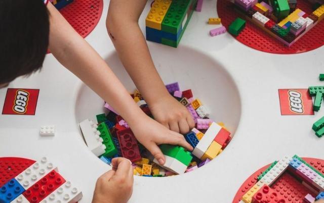 课本!“我妈三天没揍我了”小学生课本涂鸦走红,网友:除了学习啥都行