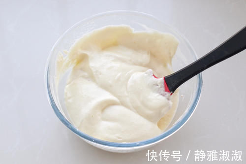 自制圣诞小清新蛋糕，稍加装饰就能惊艳众人，细腻香甜好看又好吃