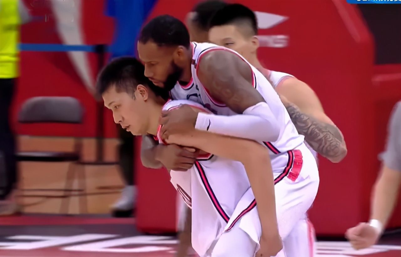 动作|上一场伤2人！这一场伤了FMVP！王骁辉打球的确有点脏了