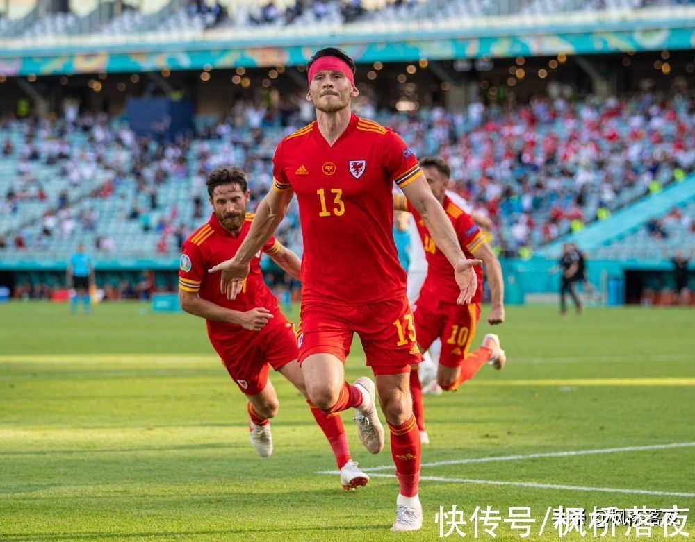 华裔|比贝尔还好使!国足又错过一个超级强力大前锋,是第四代华裔