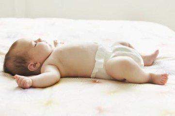 双腿|为什么新生儿总是双腿蜷缩像只小青蛙?