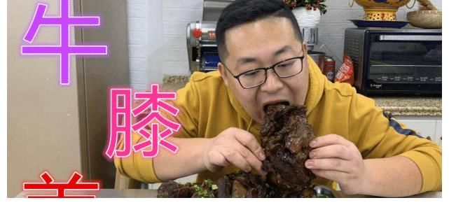 一頓飯一瓶甜面醬？600斤胖猴仔做飯太豪爽，網友喊話：悠著點吧