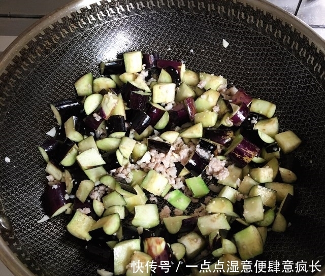 肉末茄丁,轻松干掉两碗米饭