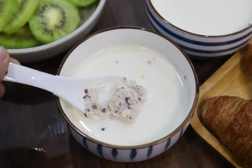 牛角面包|早餐不吃粥,牛奶面包更营养,晒晒我家孩子的早餐,美味又健康