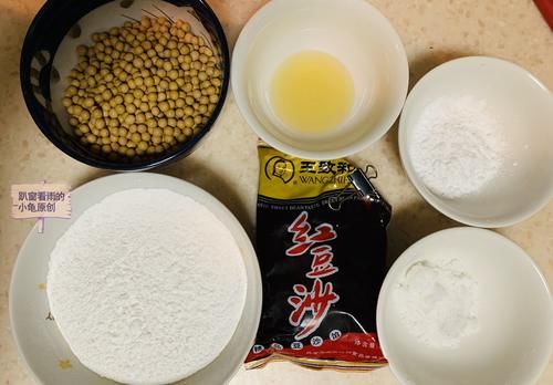 教你制作经典小吃驴打滚的详细教程，简单实用，只要掌握几个窍门一学就会