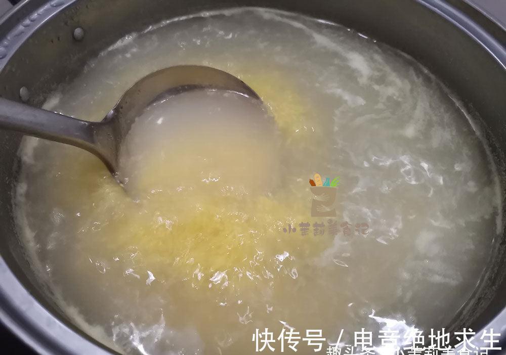 熬小米粥很简单，粥店老板：记住3步，香浓好喝米油厚，更营养