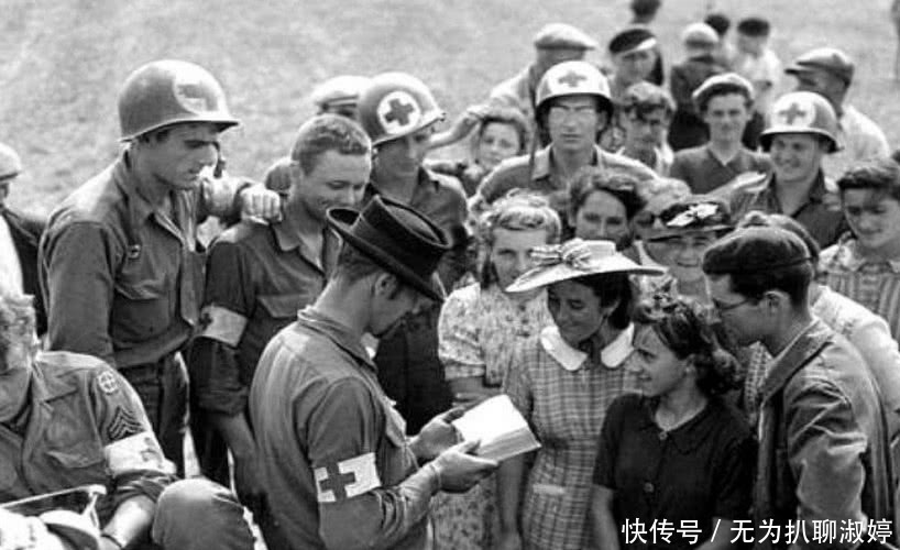 德国|二战老照片，德国战犯被处以绞刑，美女军官美艳不可方物