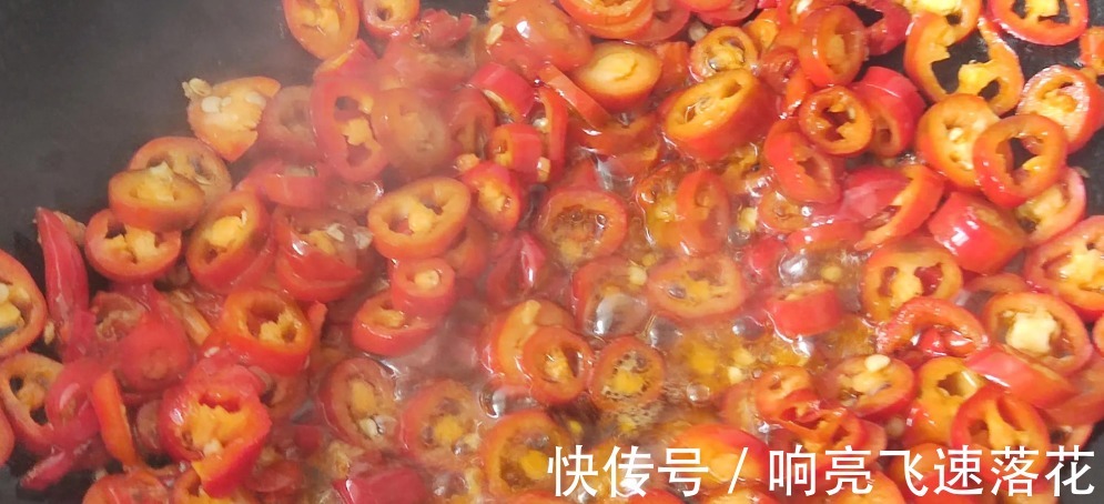 秋葵不知道怎么吃，这个烧法，我家二宝很喜欢！