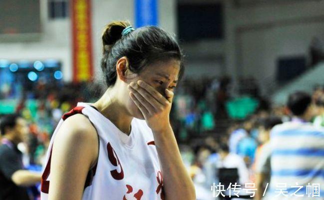 中国女篮|女篮名将卞兰拼下双胞胎女儿幸福如花,篮球基因出众女篮或迎天才