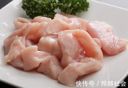 爆炒猪大肠|清洗猪大肠，别只会加醋，教你一招，大肠不油腻，腥臭味自动去除