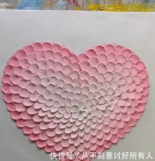 爱心#美术生画爱心,被吐槽太简单了,看到白色后:这大佬,惹不起