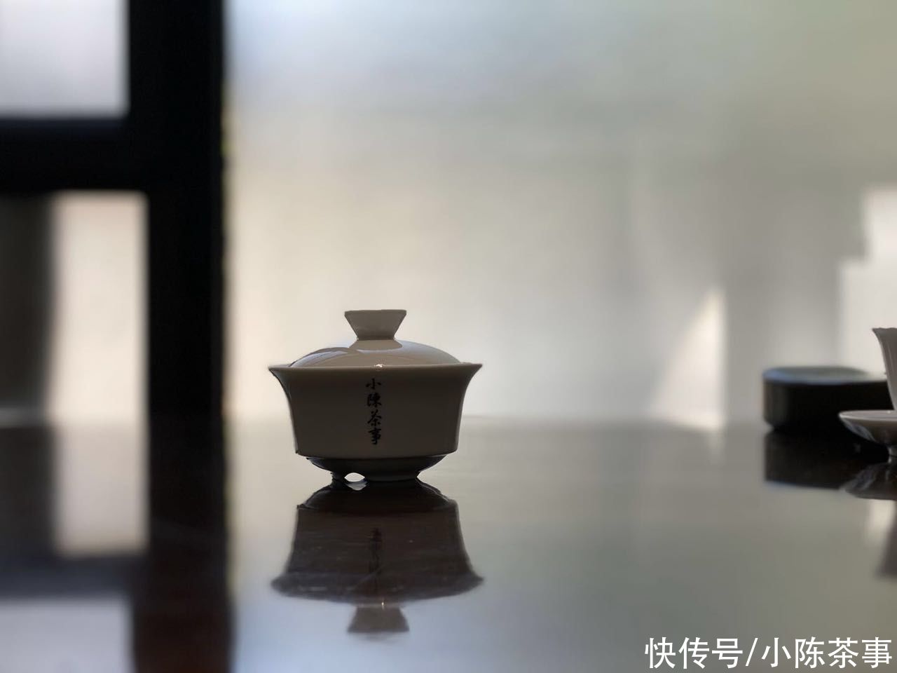 烫伤|握碗沿，注水满，开口大，这3个细节不注意，盖碗还真会烫伤手掌