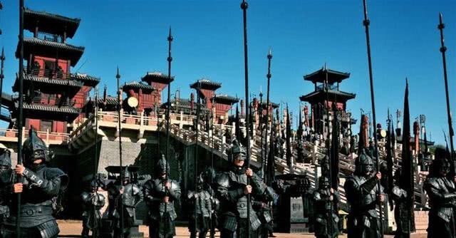 营救|曹操遭遇刺杀,众人前来营救,曹操:将前来营救的人,全部斩了!