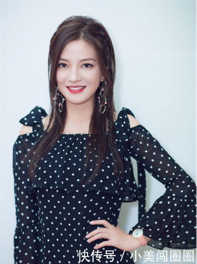 烫发|女人可以试试这几款“发型”,减龄又显气质,优雅大气更加有气场