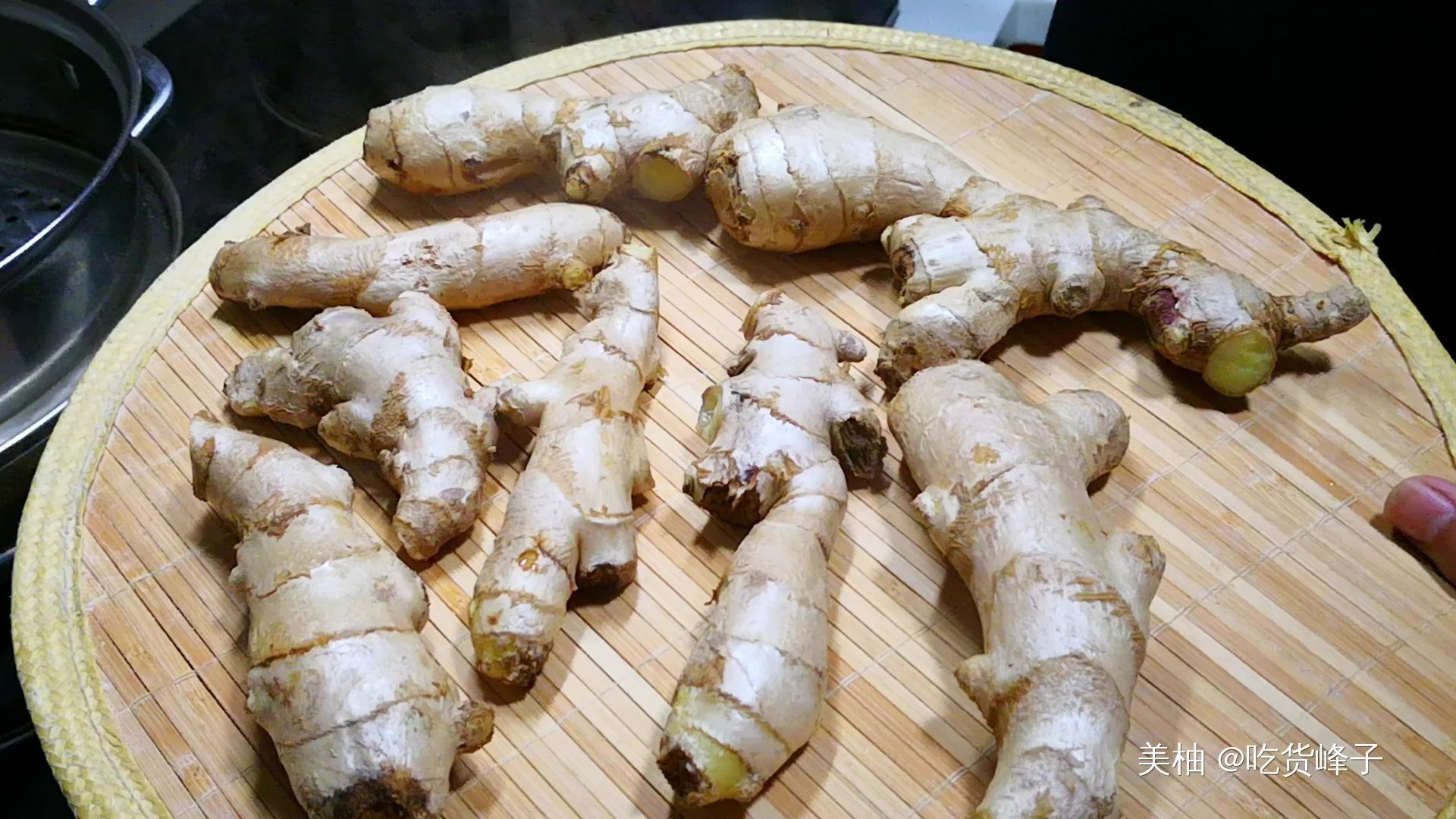 生姜放锅里蒸一蒸,作用拿钱都买不到,80岁奶奶教妙招,真管用