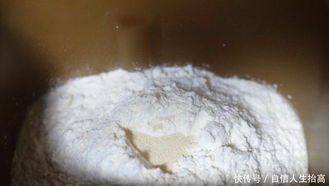 想吃面包,不会做怎么办?跟我学,一键式做出柔软拉丝的美味面包