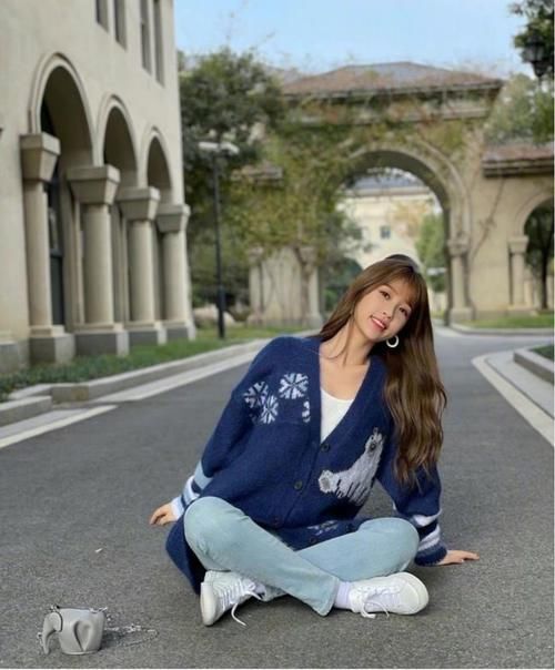 开衫毛衣可盐可甜！配连衣裙穿高级甜美，拼色款超清新！