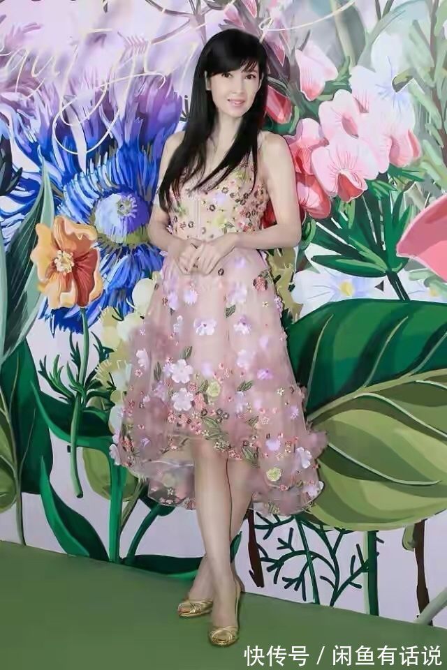 发型|女人到了中年,这4种发型尽量别剪,自以为时髦,其实显老又土气