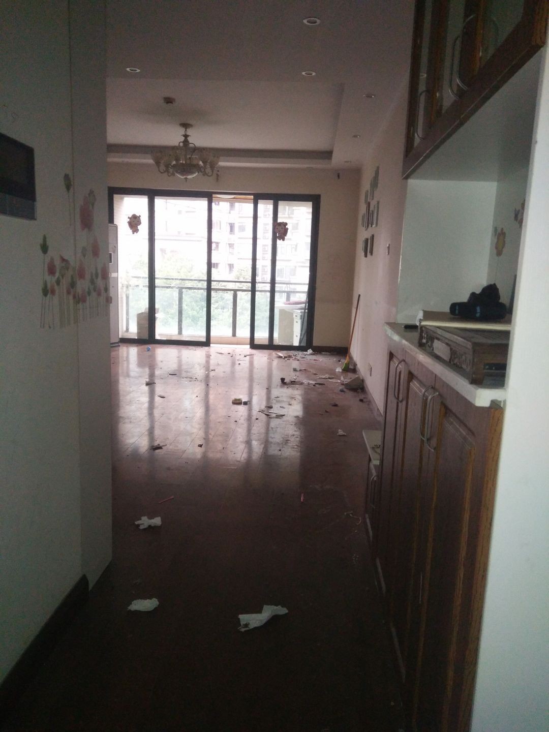 二手房|为孩子上学购置的二手房,从满屋狼藉到光彩夺目,只花费了25万元