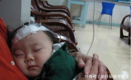 东东|儿科主任提醒，孩子积食，身体信号“藏”不住，父母别大意忽视