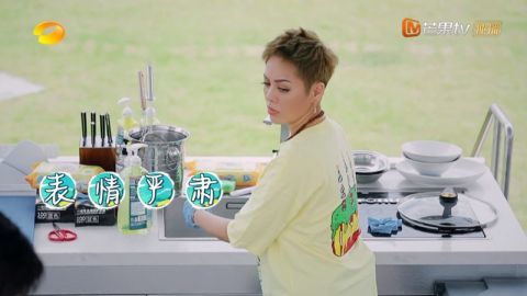 干活|《中餐厅5》宁静被恶剪？干活全程背景板，与黄晓明吵架镜头不对劲