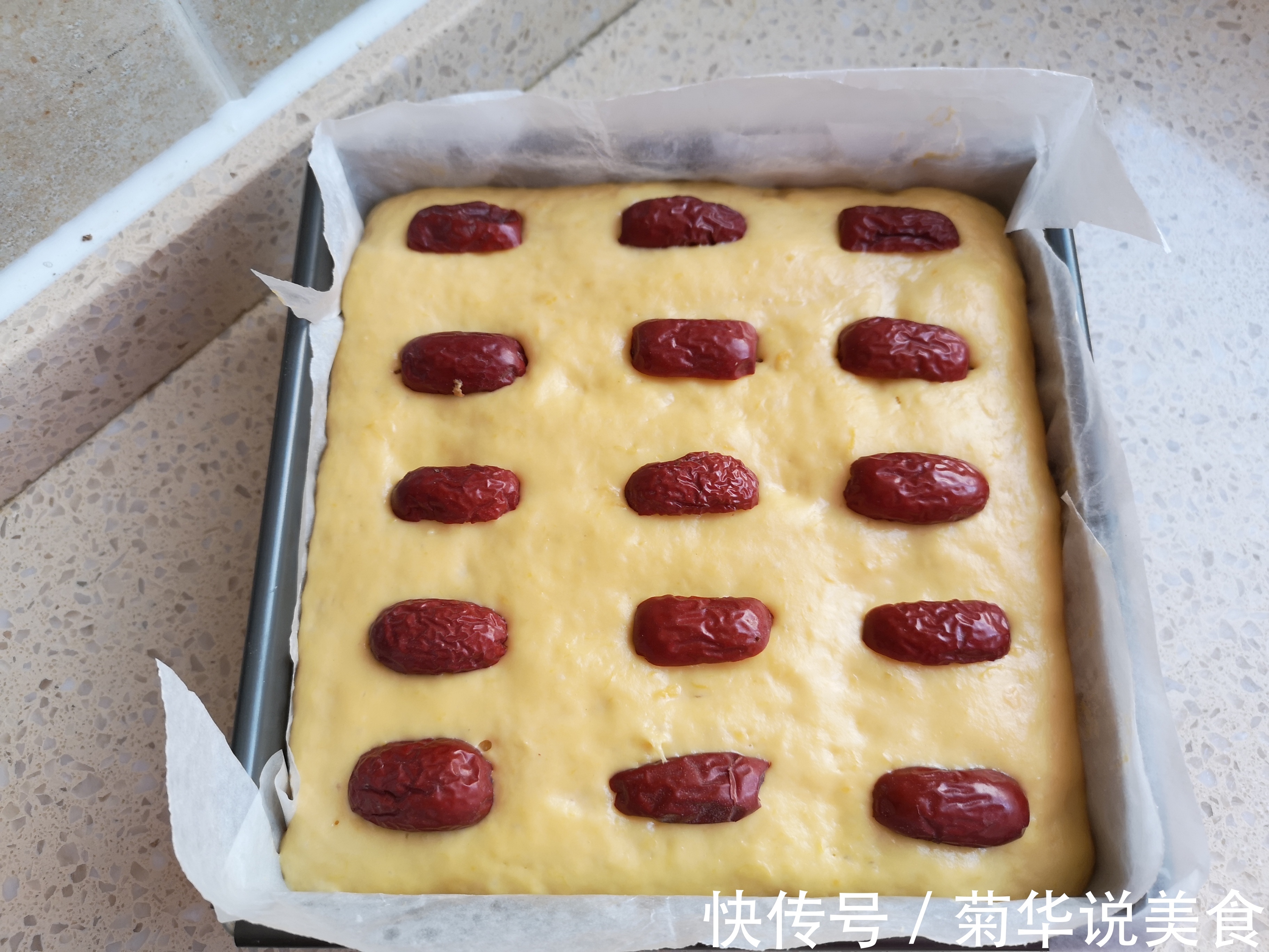 红薯别再烤着吃了,加上面粉,筷子一搅,做出松软好吃的发糕