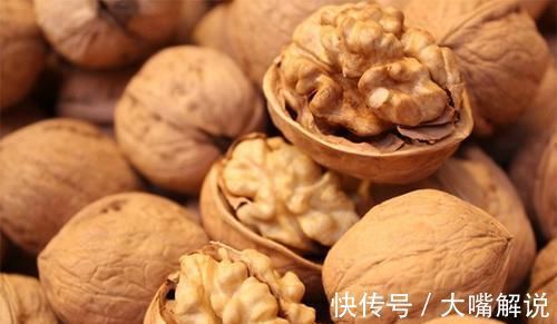 小知识|核桃放久了变黑,还能吃吗?营养师:很多人吃错了,答案都在这里