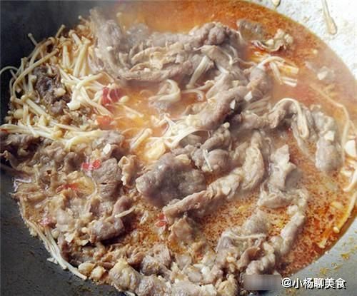金针菇肥牛|复刻网红下饭神器，菜一锅煮，汤汁用来拌饭，一滴也不剩！
