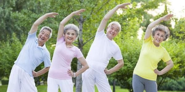 上了年纪骨质疏松，几种食物一天吃一点，强筋骨比钙片还补钙