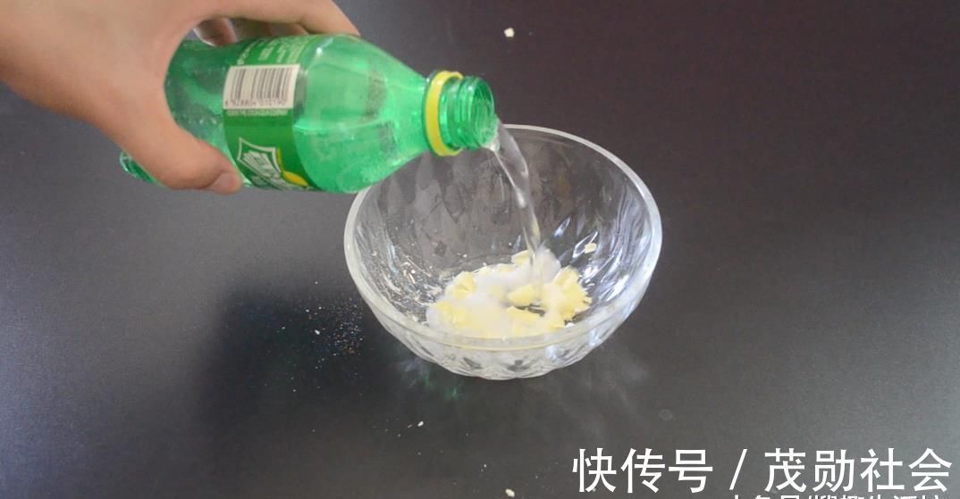香皂和雪碧混合在一起, 解决了很多家庭困扰的烦恼, 看完赶紧试试