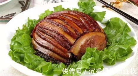 梅菜扣肉，寓意蒸蒸日上，肥而不腻，入口即化，好吃又解馋