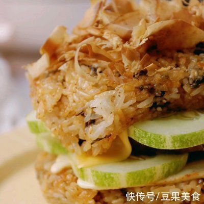 黄瓜|超扎实超满足的黄瓜牛肉饼芝士米汉堡