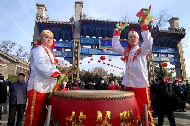  大饱眼福！锣鼓、秧歌、大戏、变脸齐上阵，让你一次看过瘾！