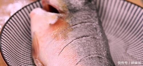 鲈鱼最经典的做法，鲜嫩可口，汤鲜味美，学会了又是一道硬菜