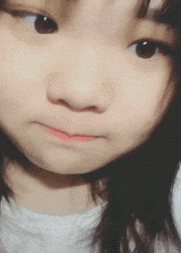 |搞笑GIF：小伙子，你这是看到什么了？笑得这么大声